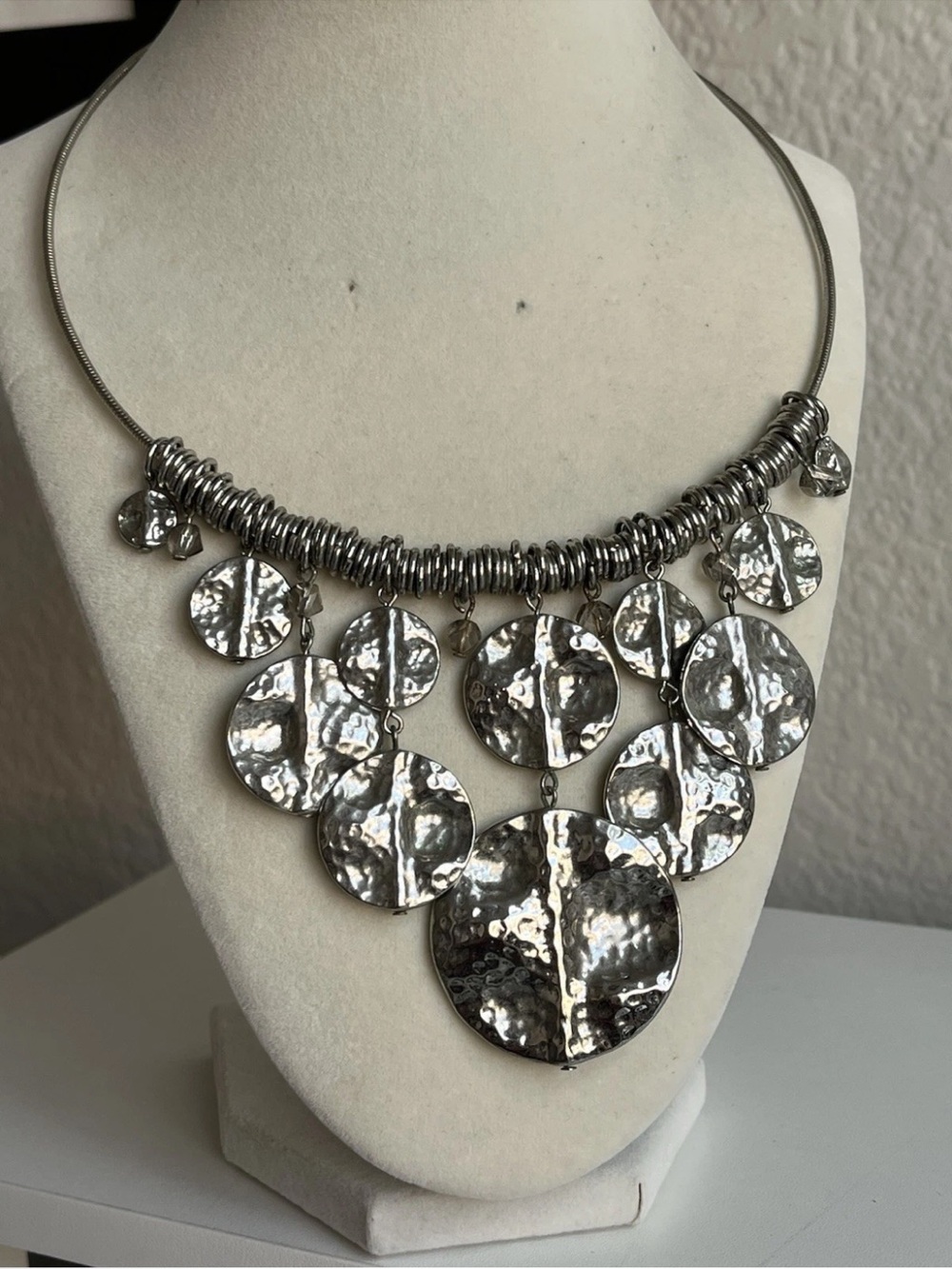 Premier Designs Bib Statement Necklace Choker Hammered Round Disk Silver Tone